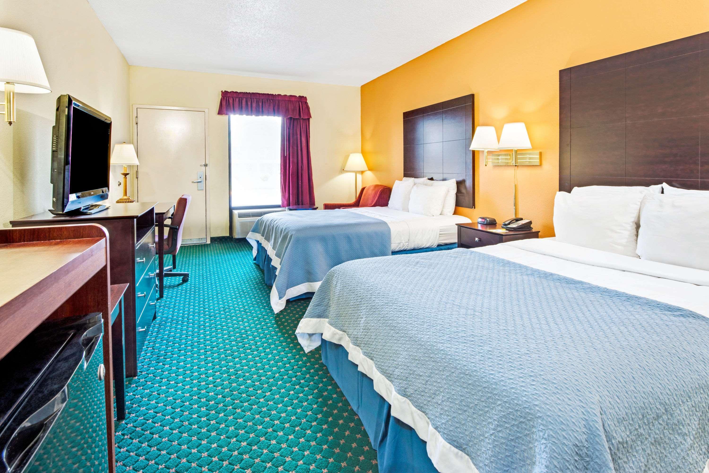 Days By Wyndham Hotel 2*